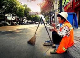 娱乐吃瓜酱环卫工人